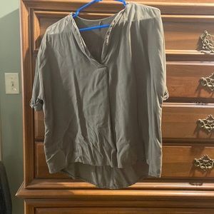 Arm green neck with cuff sleeve high low